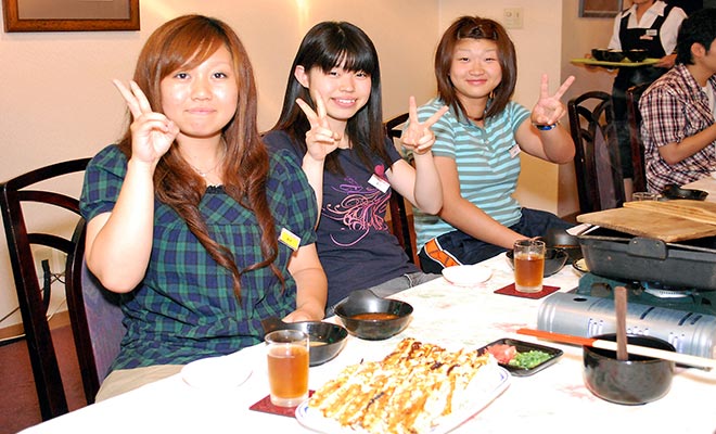 宇都宮岡本台自動車学校　宇都宮餃子館食事会