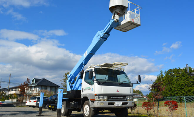 高所作業車画像